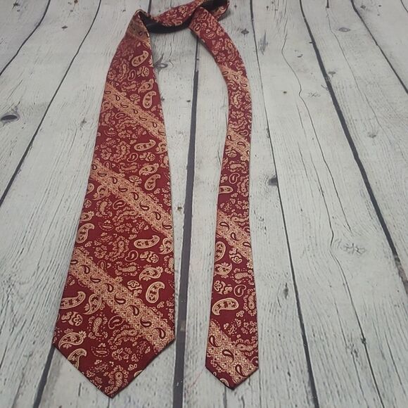Vintage 70's Red Handkerchief Retro Tie - Picture 8 of 8